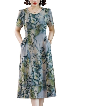 Haljina s naramenicama, midi dužine, okrugli izrez, kratki rukavi, književno retro stil