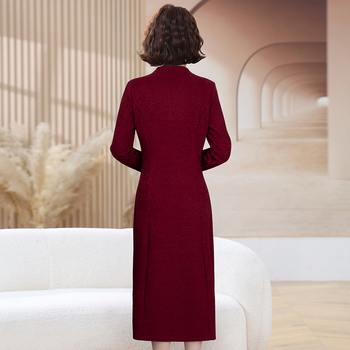 Рокля с дълги ръкави, прикриваща корема, средна дължина, ацетатен плат със 90–95% полиестер, есен 2025