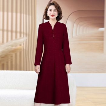 Рокля с дълги ръкави, прикриваща корема, средна дължина, ацетатен плат със 90–95% полиестер, есен 2025