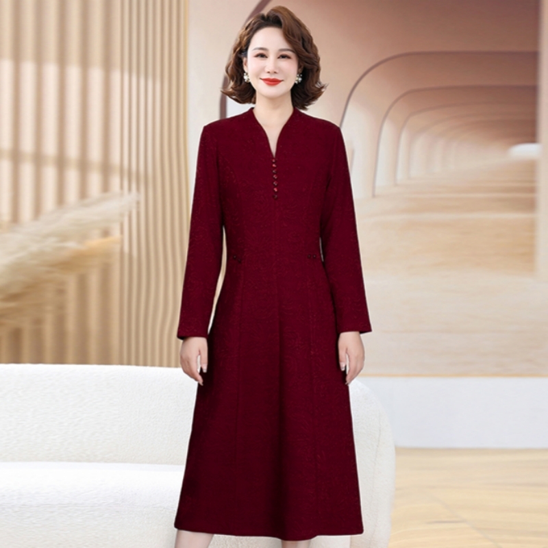 Рокля с дълги ръкави, прикриваща корема, средна дължина, ацетатен плат със 90–95% полиестер, есен 2025