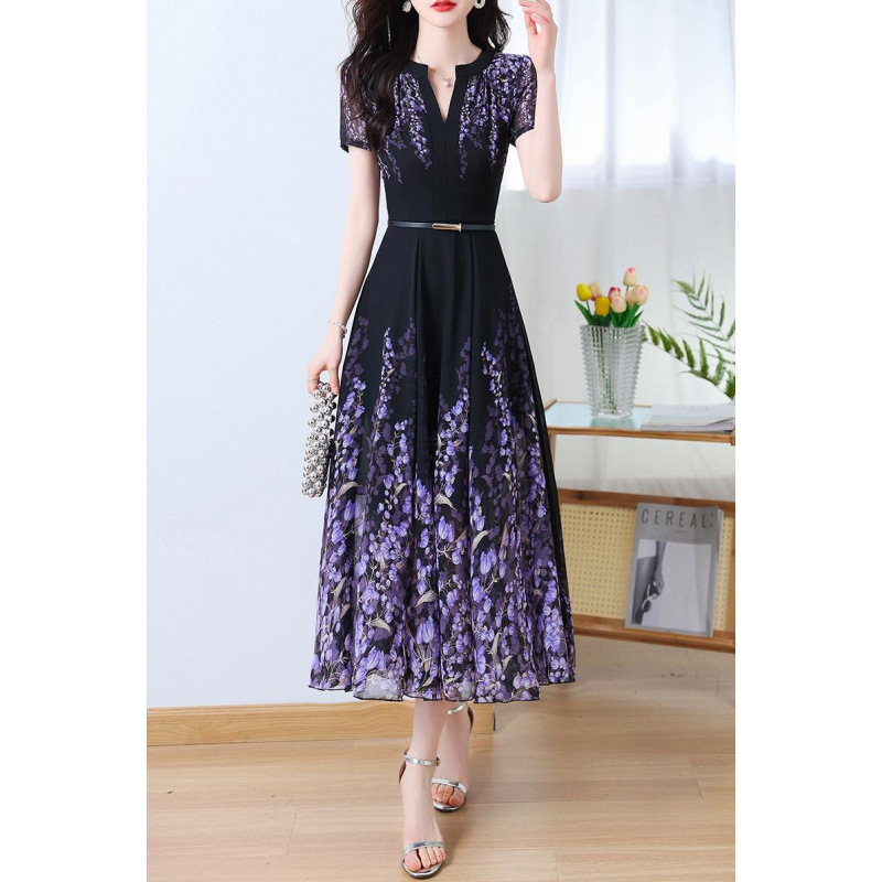 Šifon haljina dugačkog kroja s V izrezom, kratkim rukavima, srednjim strukom, preko glave, otisak, street hipster stil.