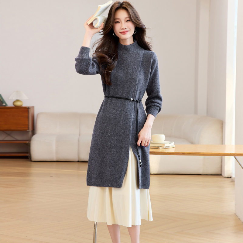 Dva dijela seta: pleteni džemper i plisirana midi suknja, polu visok ovratnik, dugi rukavi, A-linija, srednja duljina, jesen 2025 casual stil