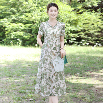 Рокля с къс ръкав, флорални мотиви, средна дължина, полиестер (90-95%)