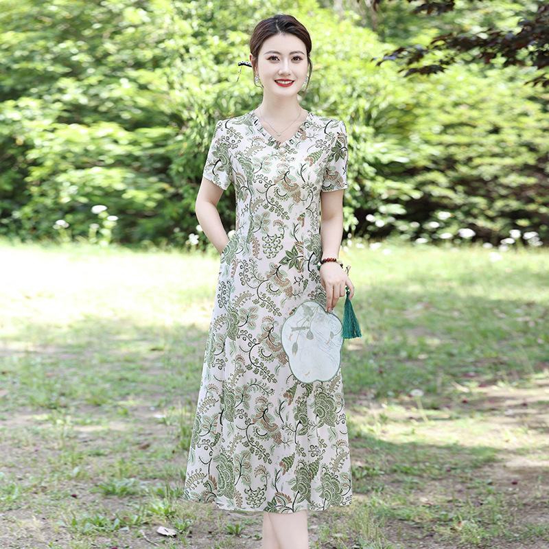 Рокля с къс ръкав, флорални мотиви, средна дължина, полиестер (90-95%)