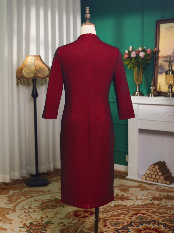 Рокля в китайски стил с микрореластична мрежеста тъкан; 80–90% полиестер и под 30% спандекс; средна дължина