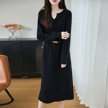 Pletena haljina s remenom, dužina do koljena, A-linija silueta, dugi rukavi