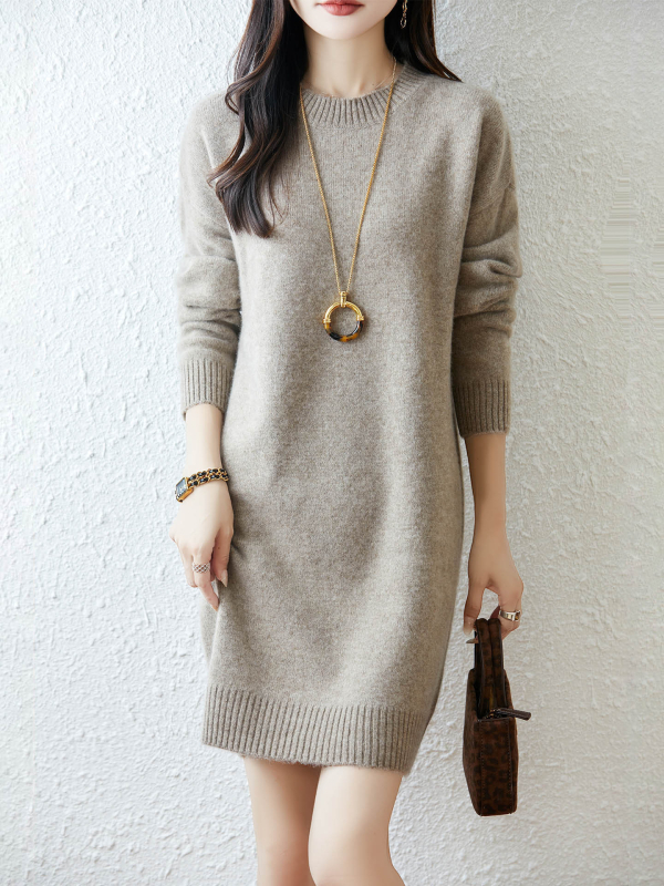 Moteriškas vilnonis megztinis su gobtuvu, apvalus kaklas, ilgos rankovės, vidutinio ilgio, 95% vilna