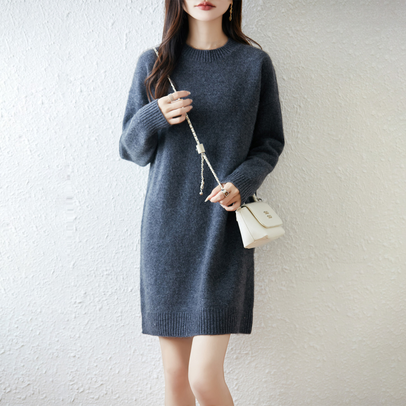 Moteriškas vilnonis megztinis su gobtuvu, apvalus kaklas, ilgos rankovės, vidutinio ilgio, 95% vilna