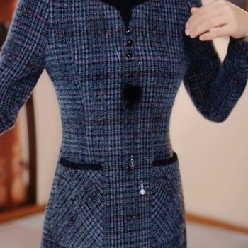 Рокля с еластичен полиестер, А-образен силует, дълги ръкави, средна дължина, висока талия