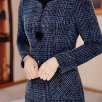 Рокля с еластичен полиестер, А-образен силует, дълги ръкави, средна дължина, висока талия