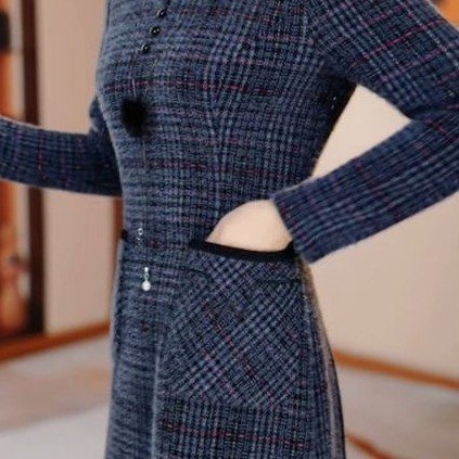 Рокля с еластичен полиестер, А-образен силует, дълги ръкави, средна дължина, висока талия