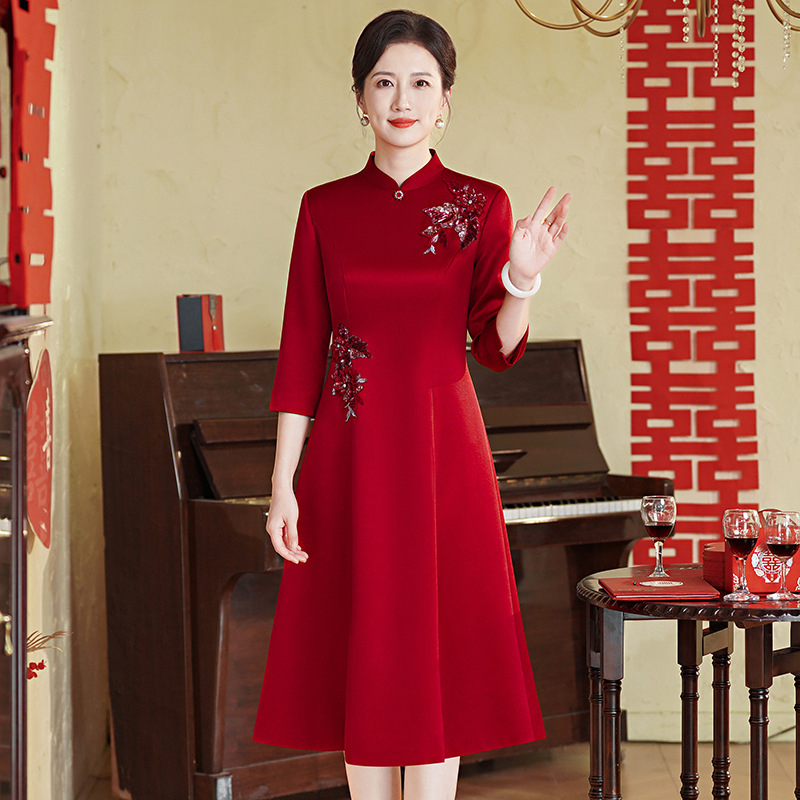 Eleganta kleita vīramātei kāzu banketam – rudens 2025, poliester šķiedra, >95% poliesteris, izšuvumi