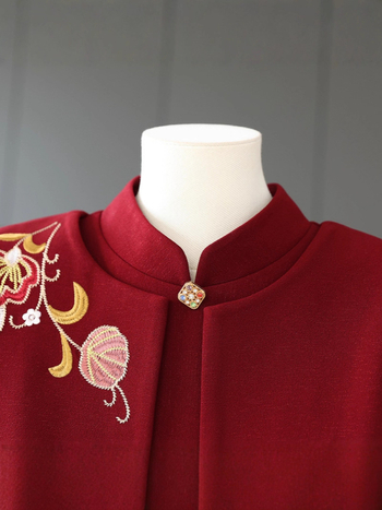 Kaheosaline qi-pao komplekt ämmale pulmapidustuseks — 2025 sügis, polüester, 90–95% polüester, trükk, midi pikkus