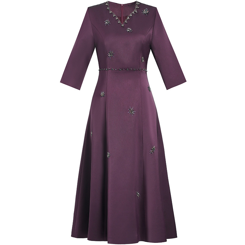 Sieviešu kleita ķīniešu stilā ar V kaklu, pavasaris 2024, brokāta satīns, poliestera 90–95%, svārku garums 116 cm