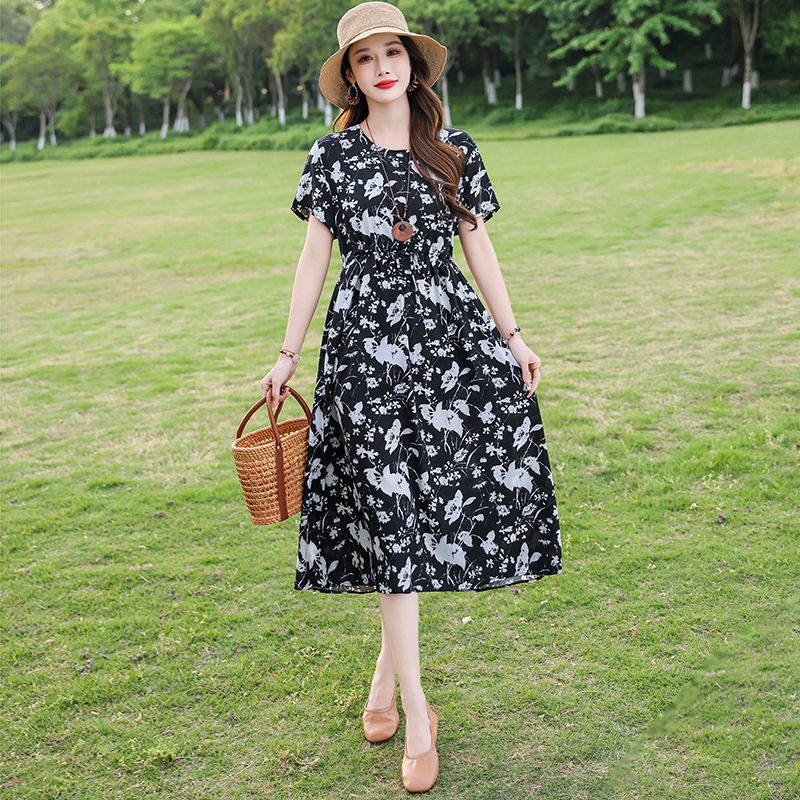 Φόρεμα από ύφασμα βαμβακο-σίλκ με εκτύπωση, Α-γραμμή μεσαίου μήκους, στρογγυλός λαιμός, κοντά μανίκια