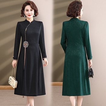 Haljina srednje duljine u kineskom stilu s cvjetnom izvezom, za zrelu ženu, stojeći ovratnik, dugi rukavi, elastičan pojas, poliester