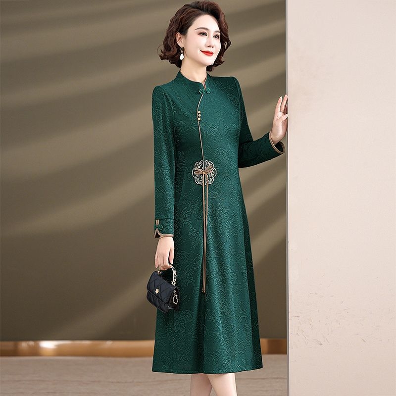 Haljina srednje duljine u kineskom stilu s cvjetnom izvezom, za zrelu ženu, stojeći ovratnik, dugi rukavi, elastičan pojas, poliester