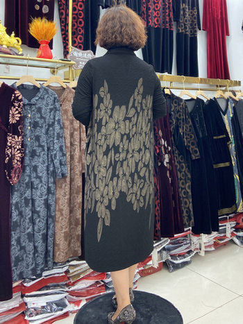 Ankola rudens-ziemas kleita vidējā vecuma sievietēm, elegants stils darbam; galvenais audums 90–95% cits, elastāns <30%