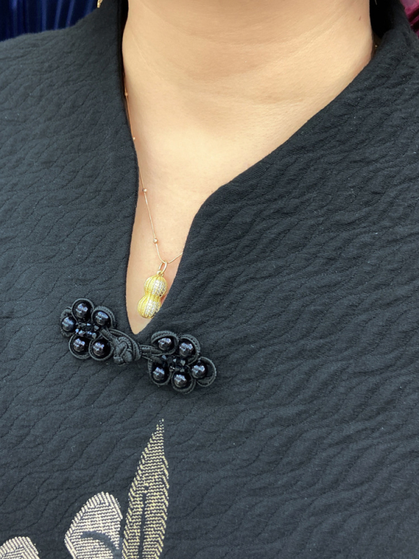 Ankola rudens-ziemas kleita vidējā vecuma sievietēm, elegants stils darbam; galvenais audums 90–95% cits, elastāns <30%