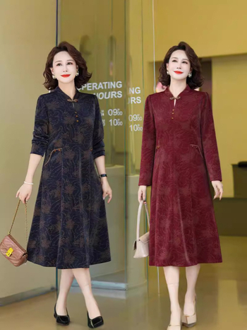Haljina u kineskom stilu cheongsam, s dugim rukavima, moderniziran kroj, za zrelije žene, srednje duljine
