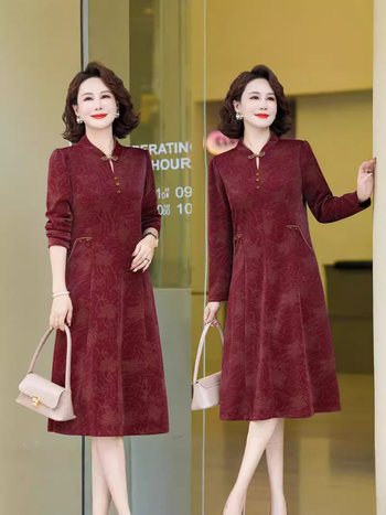 Haljina u kineskom stilu cheongsam, s dugim rukavima, moderniziran kroj, za zrelije žene, srednje duljine