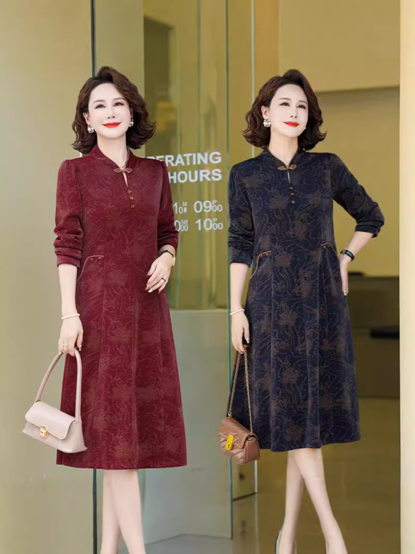 Haljina u kineskom stilu cheongsam, s dugim rukavima, moderniziran kroj, za zrelije žene, srednje duljine