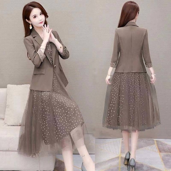 Costum din două piese cu fustă, mâneci lungi, țesătură poliester, stil urban, toamnă 2023