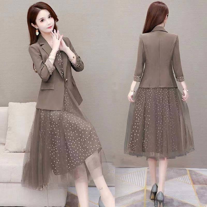 Costum din două piese cu fustă, mâneci lungi, țesătură poliester, stil urban, toamnă 2023