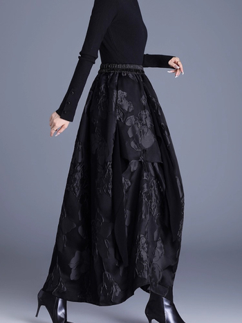 Пола дълга с неравна кройка, жакардова полиестерова материя, елегантен офис стил, съдържание полиестер 30–50%, микроеластичност (есен 2025)