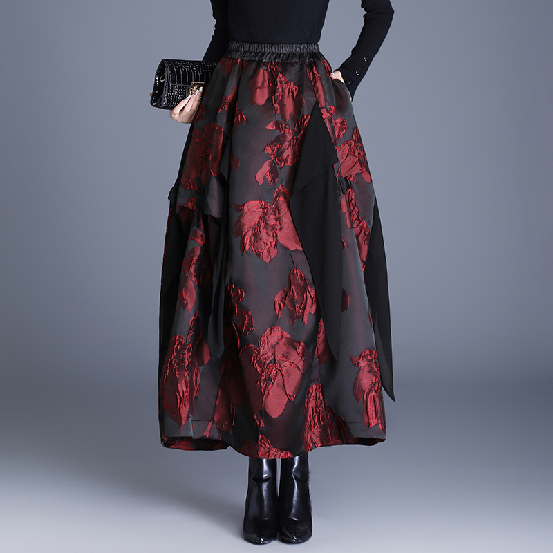 Пола дълга с неравна кройка, жакардова полиестерова материя, елегантен офис стил, съдържание полиестер 30–50%, микроеластичност (есен 2025)