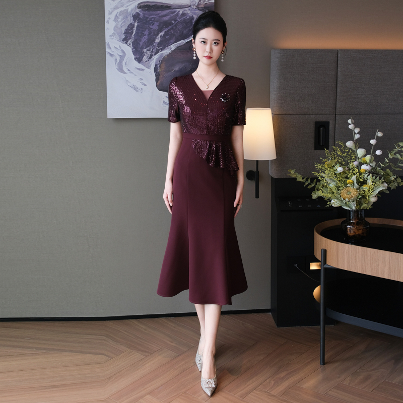 Kāzu kleita līgavas mātei, izsmalcināts stils, poliesters 80-90% ar kokvilnu zem 30%, garums 128 cm, vasara 2024