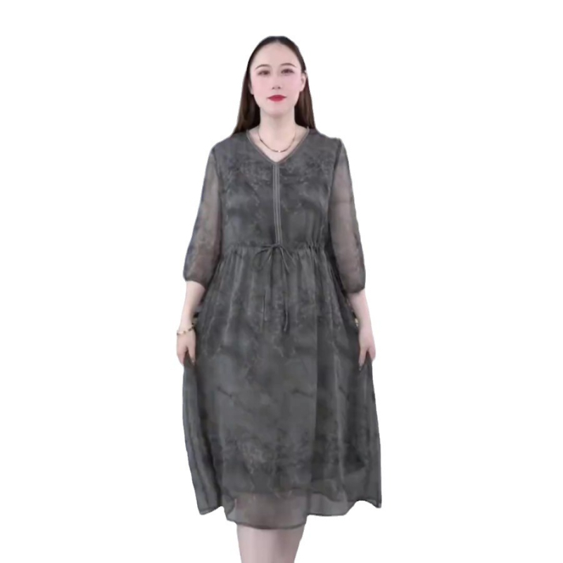 Šifona kleita ar drapētu siluetu, īsām piedurknēm, drukāšana (šifona audums; poliester 80-90%; īsas piedurknes; drapēta silueta; elegants stils)