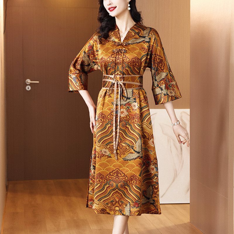 Плътена коприна рокля с принт, средна дължина, градски хипстер стил, съдържание на коприна над 95%, вторичен плат 30–50%