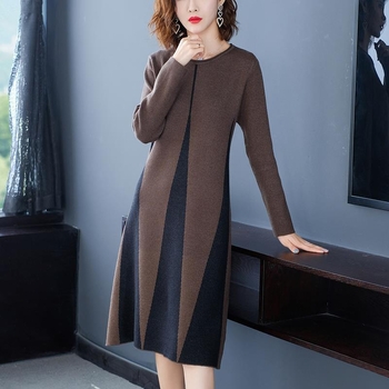 Haljina A-linije, midi duljine, polu-visoki ovratnik, dugi rukavi, slobodan struk, smjesa viskoze i poliester, elegantan uredski stil
