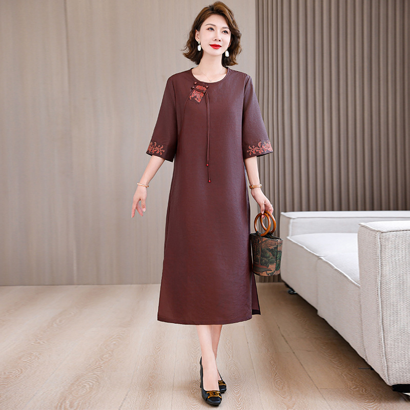 Рокля в китайски национален стил, конопено-полиестерна смес (>95% коноп, <30% полиестер), бродерия, средна дължина, женствен стил, литературно ретро, пролет 2025