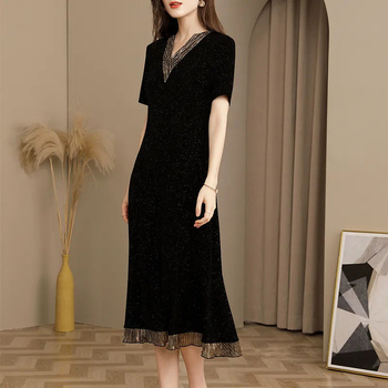 Rochie cu decolteu în V, croială în A, mâneci scurte, imprimeu, poliester