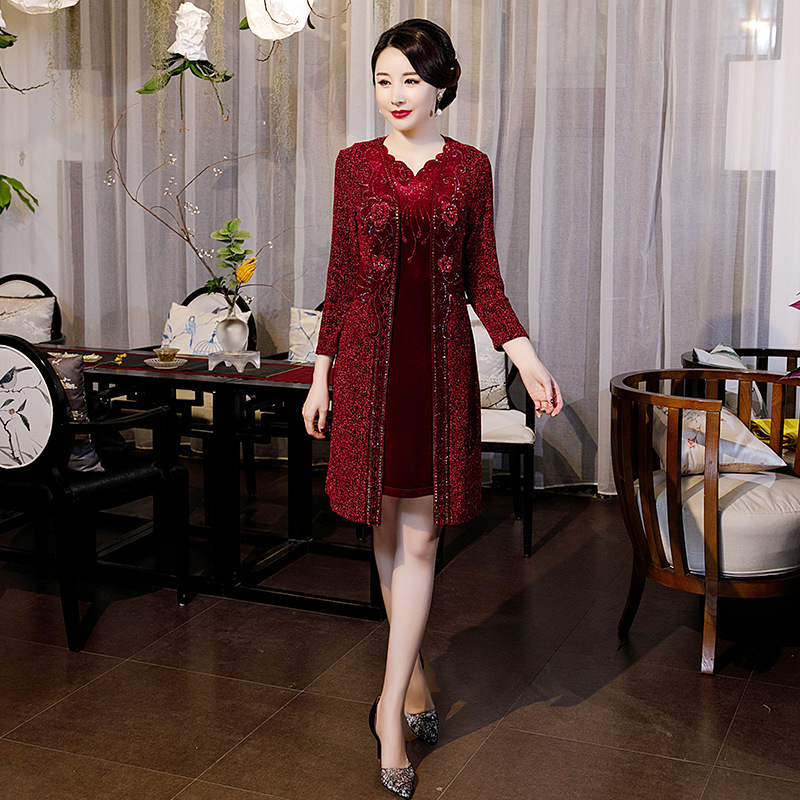 Dviejų dalių suknelių komplektas uošvei per vestuvinį tostą, aukštos kokybės velūras su metaline siūle, karoliukų siuvinėjimas, vidutinio ilgio, poliesteris 90–95%, pavasaris 2025