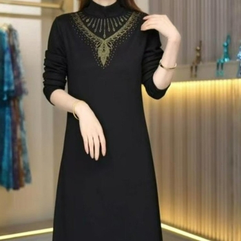 A-образна рокля, патчворк стил, средна дължина, полутърнек яка, дълги ръкави, полиестерна материя