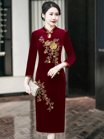 Čipao kleita ar garu šķeltni, ķīniešu stils, vidēja–gara garuma, poliestera audums, raksts