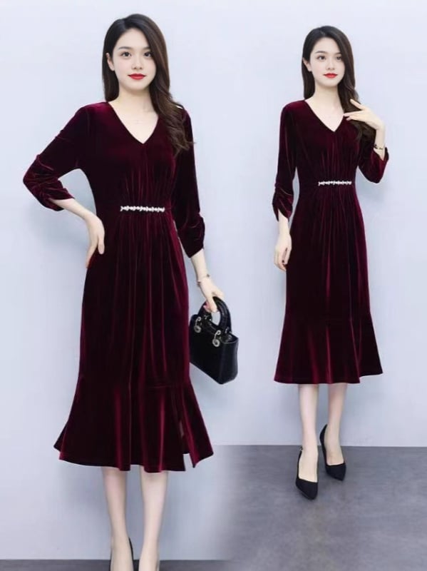 Vidēja garuma kleita ķīniešu stilā ar literāro retro noskaņu, poliestera audums 70–80%, 2025. gada ziema.