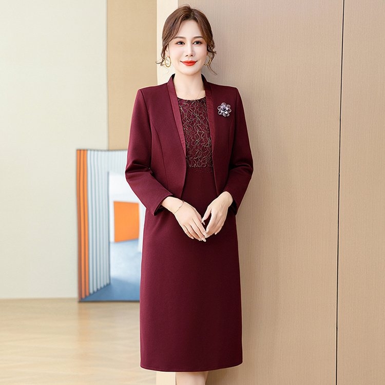 Divu daļu kāzu apģērbs mātei līgavai ar žaketi un kleitu, izsmalcināts stils, rudens 2024, materiāla sastāvs 30–50%