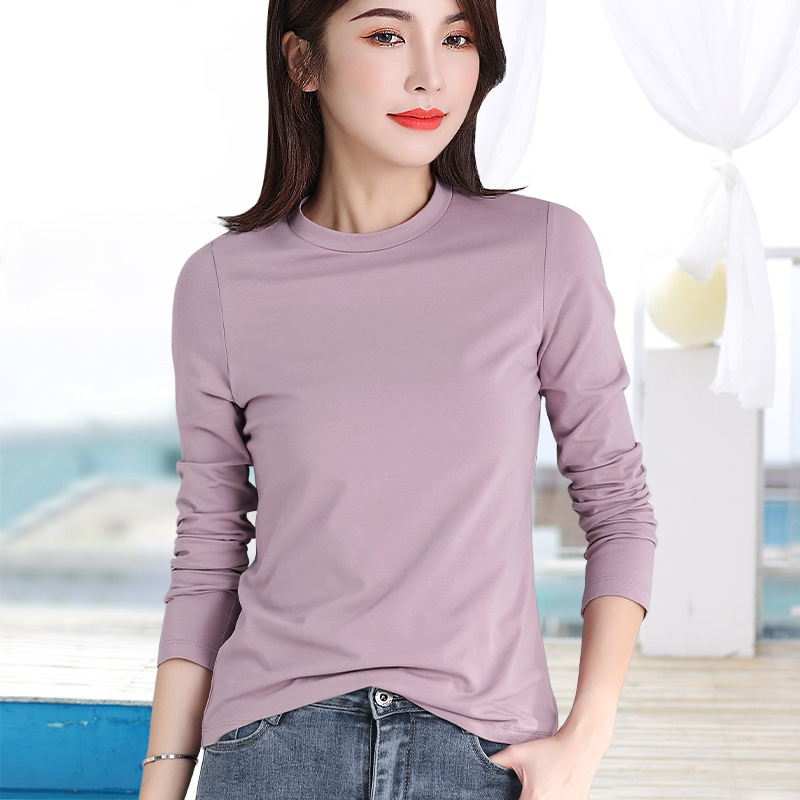 Tricou din bumbac cu mâneci lungi, croială slim, guler semi‑înalt, culoare solidă, lungime standard