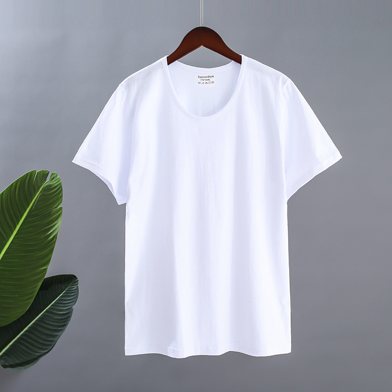 Muško pamukasto T-shirt s okruglim izrezom, kratkim rukavima, slobodan kroj, prozračan i upija vlagu