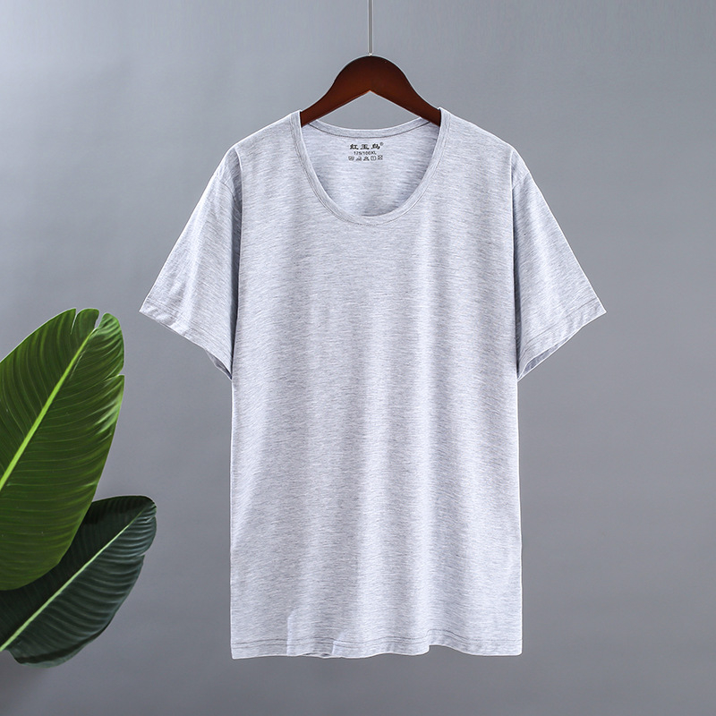 Muško pamukasto T-shirt s okruglim izrezom, kratkim rukavima, slobodan kroj, prozračan i upija vlagu