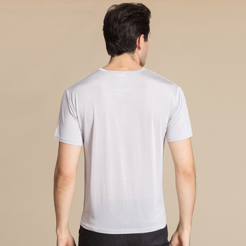 Tricou bărbătesc din mătase de dud, mânecă scurtă, guler rotund, croială lejeră, respirabil