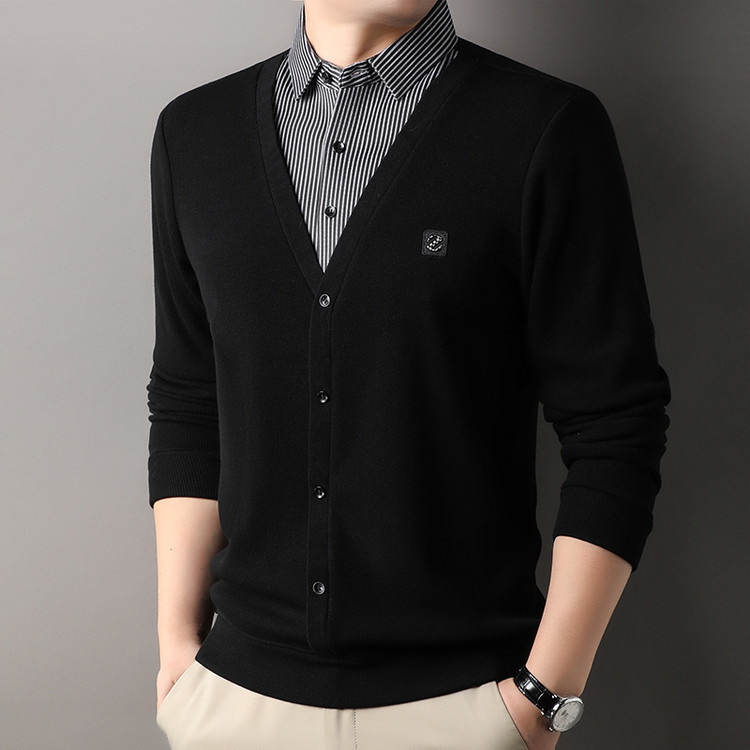 Tricou bărbătești cu dungi, mânecă lungă, guler tip rever, croială lejeră, amestec din fibre sintetice, poliester 91–95%