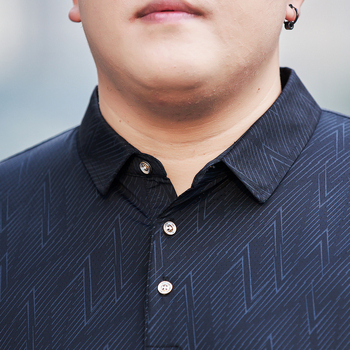 Tricou pentru bărbați, croială lejeră, guler rever, mâneci scurte, material nylon-spandex, imprimare geometrică digitală