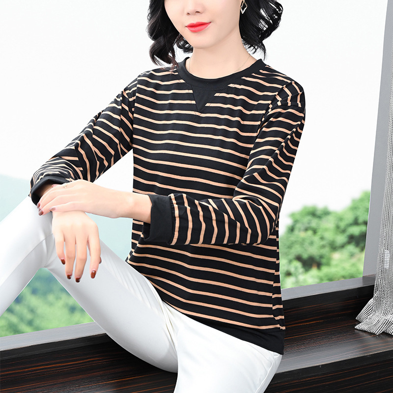 Majica s prugama, udoban široki kroj, duge rukave, okrugli izrez