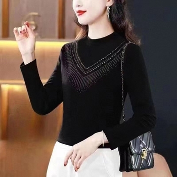 Dlhé rukávy tričko s fleecovou podšívkou, štíhly strih, golier typu polovičný rolák, polyester 90–95%