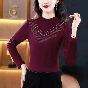 Dlhé rukávy tričko s fleecovou podšívkou, štíhly strih, golier typu polovičný rolák, polyester 90–95%